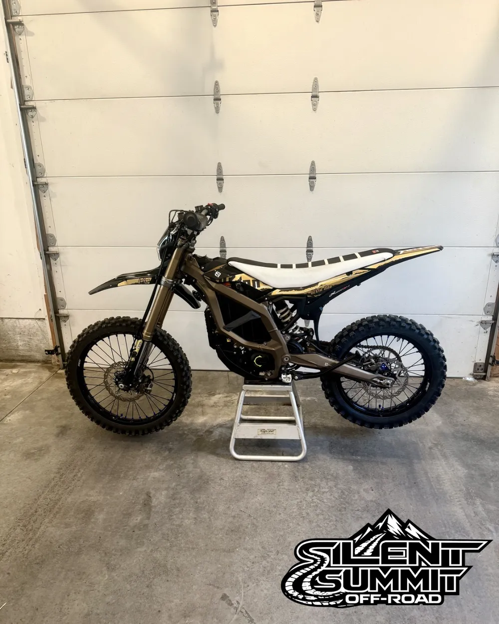 SurRon Ultra Bee side profile